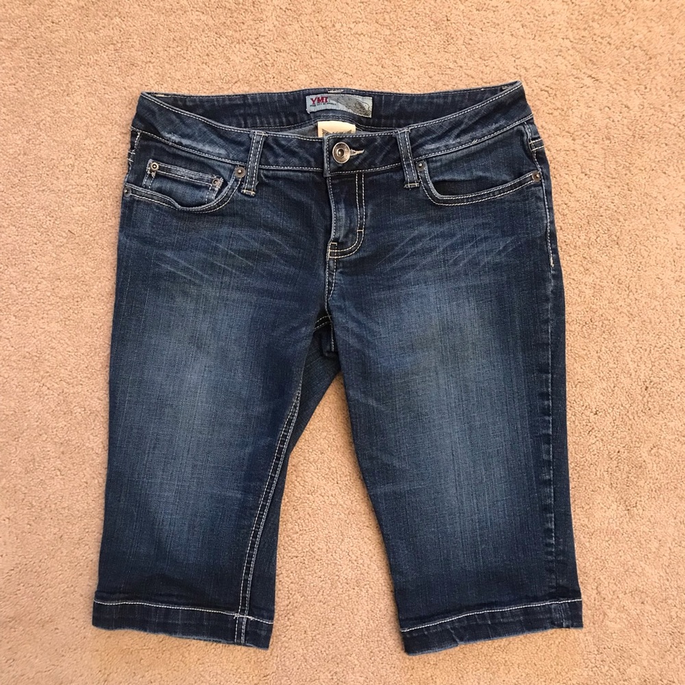 YMI City Of Angeles Denim Bermuda Shorts Sz 7 Slight Distressing Long Length y2k